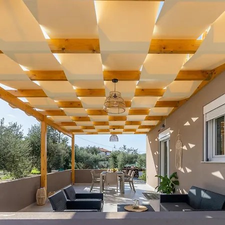 Дом отдыха Newly Built With Garden, 400m To