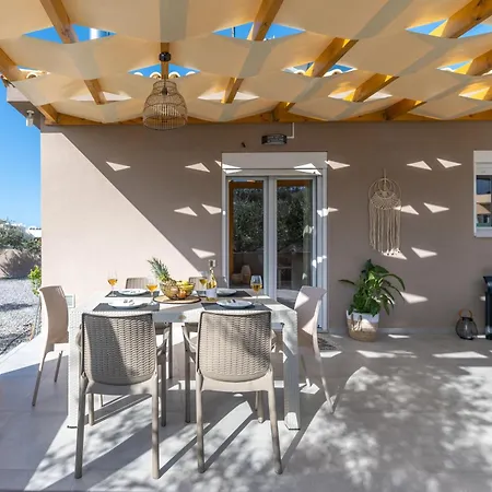 Newly Built With Garden, 400m To *