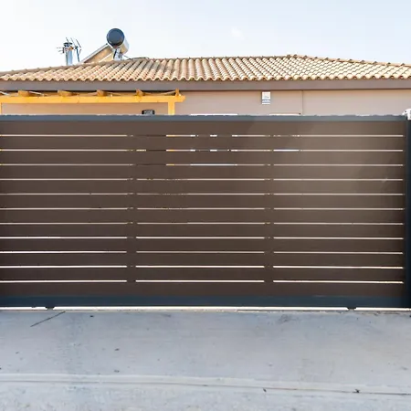 Newly Built With Garden, 400m To